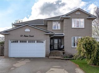 12 Aries Ct, Hamilton, ON L8W 3C8