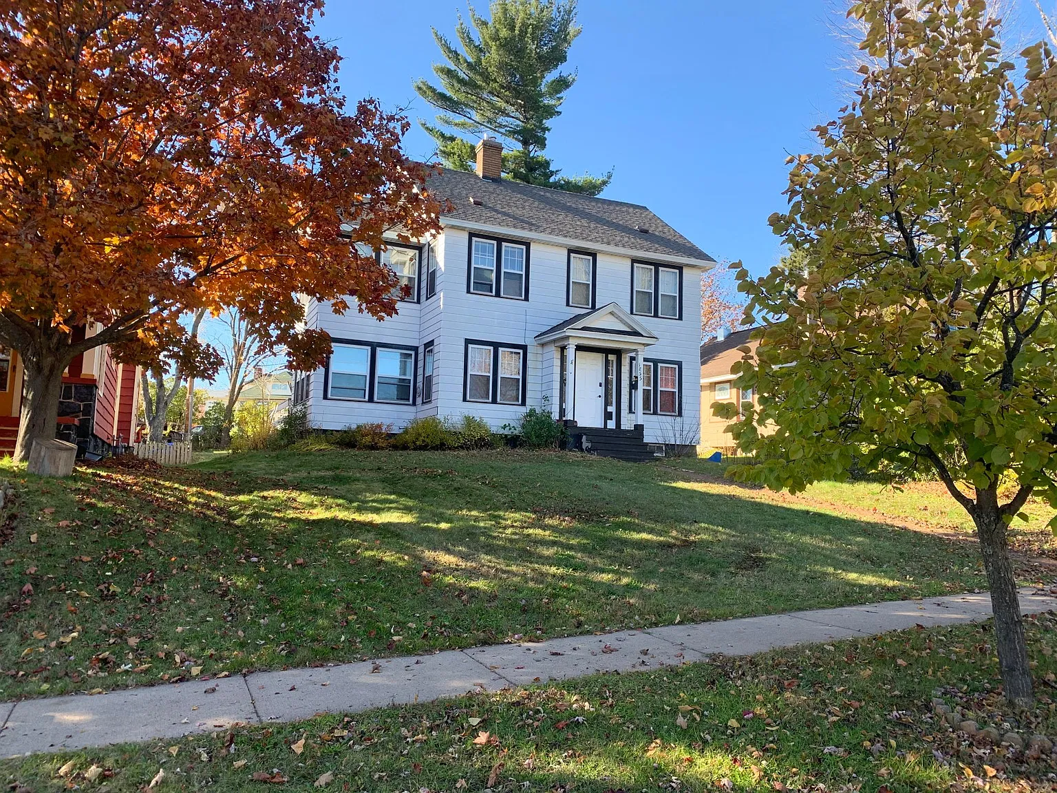 1855 Wallace Ave — Photo 1