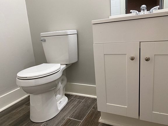 5th image of 505 Pearson Dr