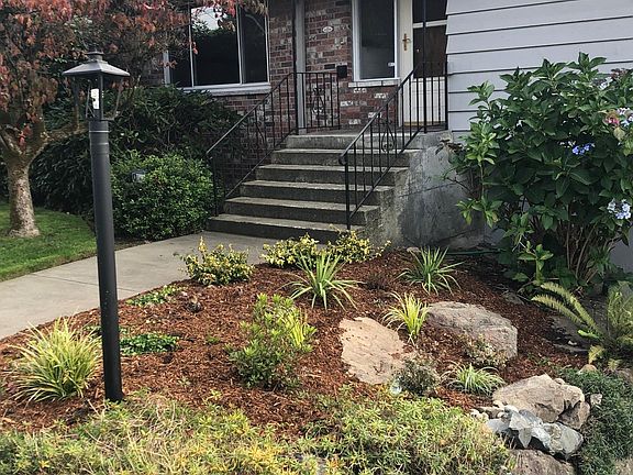 Entry way landscaping