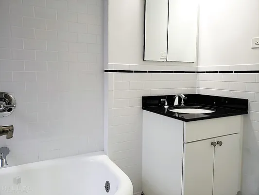 Rented by Hillel Realty Group | media 21