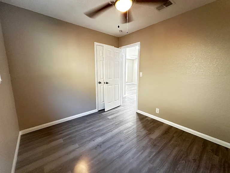 8426 Glen Ct — Photo 27