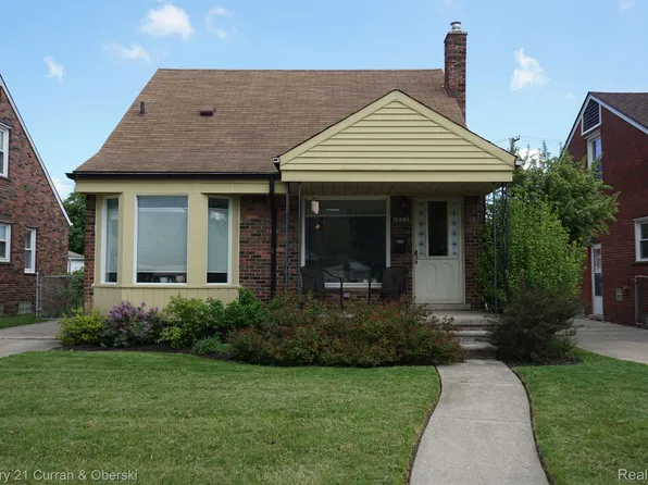 1853 Hollywood St, Dearborn, MI 48124