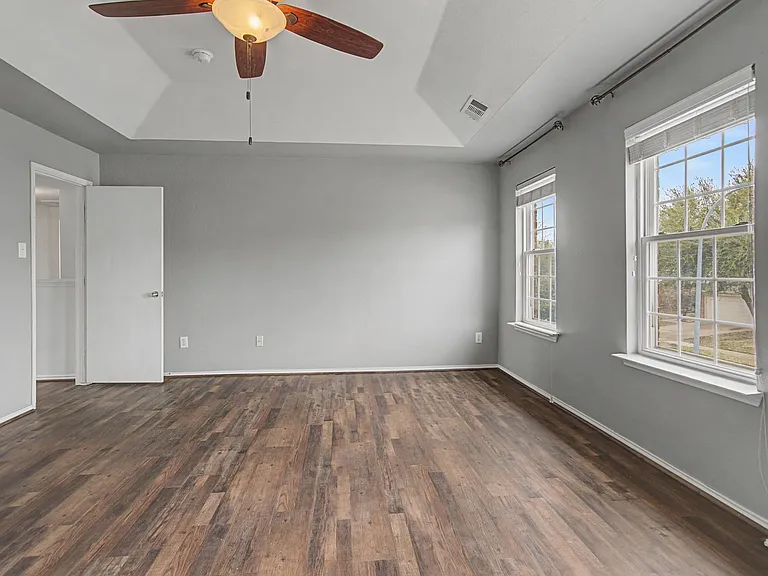 5016 Meridian Ln — Photo 23