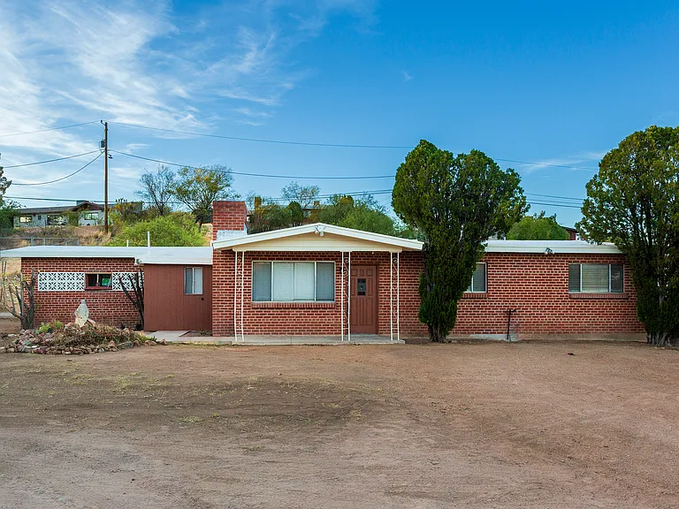 535 N Cimarron St — Photo 1