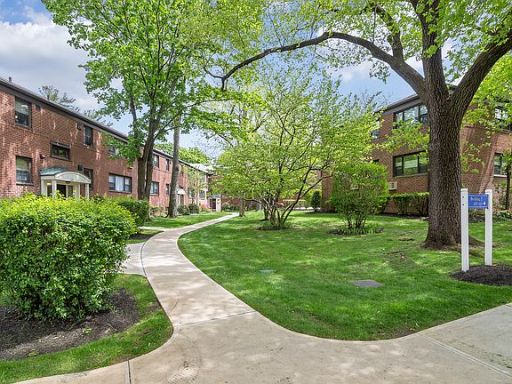 2nd image of 77 Beacon Hill Dr APT B23