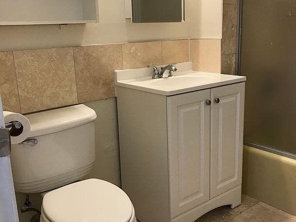 4th image of 100 Oxbow Dr APT A2
