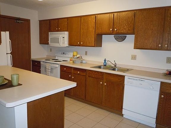3rd image of 13313 Parkwood Dr APT 2