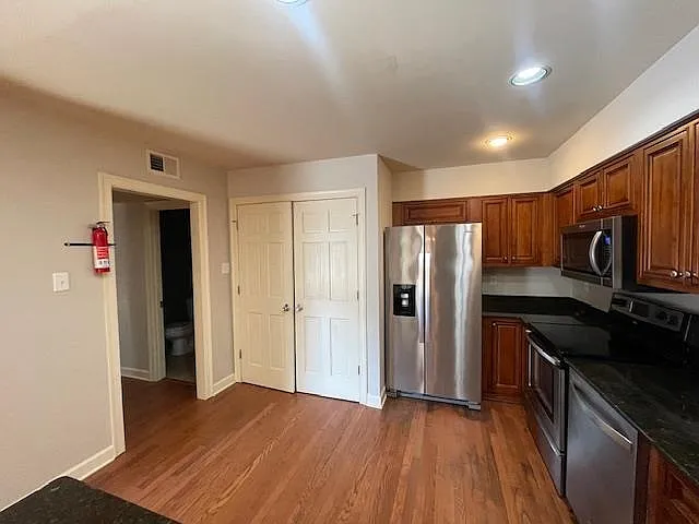 679 S Belvedere Blvd #C — Photo 13