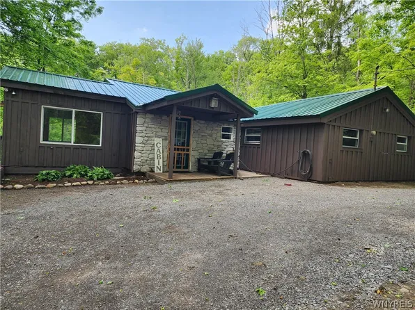 34 Tanglewood Rd, Varysburg, NY 14167