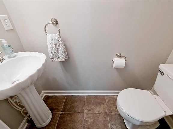 5th image of 9412 Bent Brook Dr