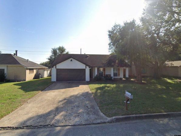 5625 Village Way Dr
