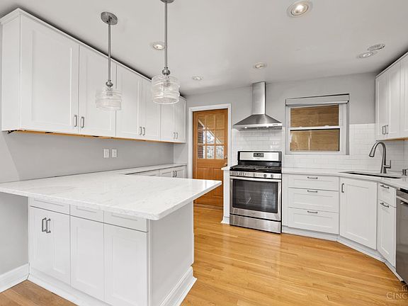 3rd image of 7533 Juler Ave