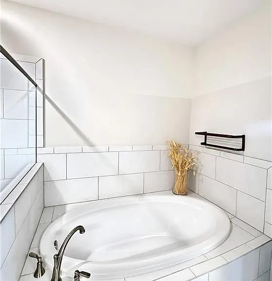 1915 Skyfall Cir — Photo 14