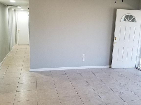 3rd image of 3745 W Palmaire Ave