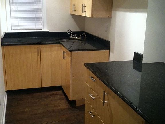 3rd image of 1005 N 25th St