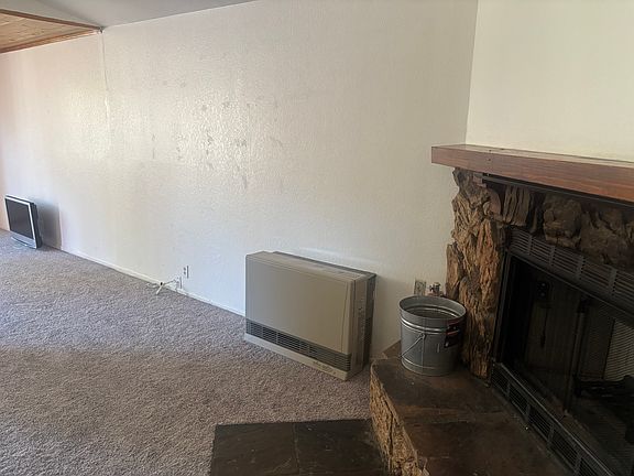 3rd image of 2104 4th Ln
