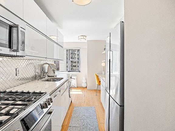 5th image of 100 W 93rd St APT 8K