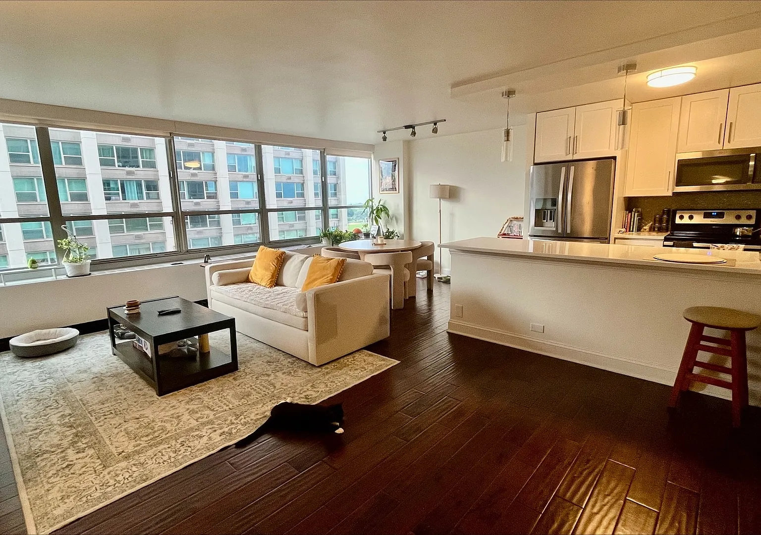 1 bed, 900 sqft, $2,650 — Photo 2
