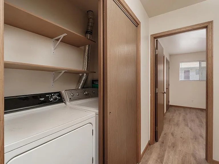 504 Josephine Dr #UPSTAIRS — Photo 7