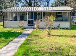 102 24th St, Apalachicola, FL 32320