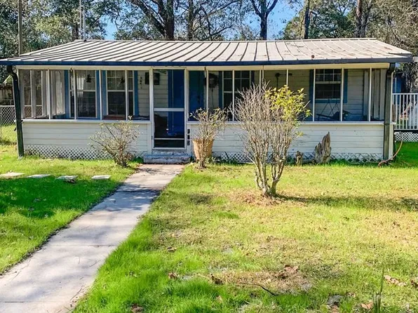 102 24th St, Apalachicola, FL 32320