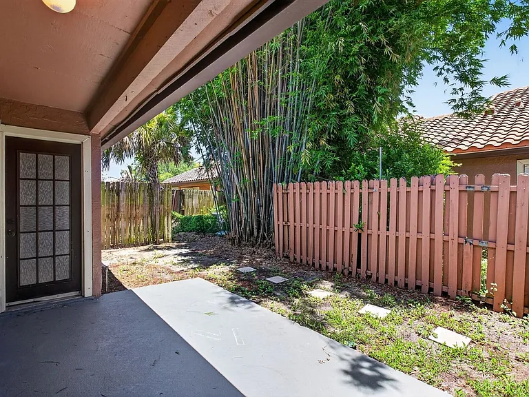 659 Montego Bay Ct — Photo 33