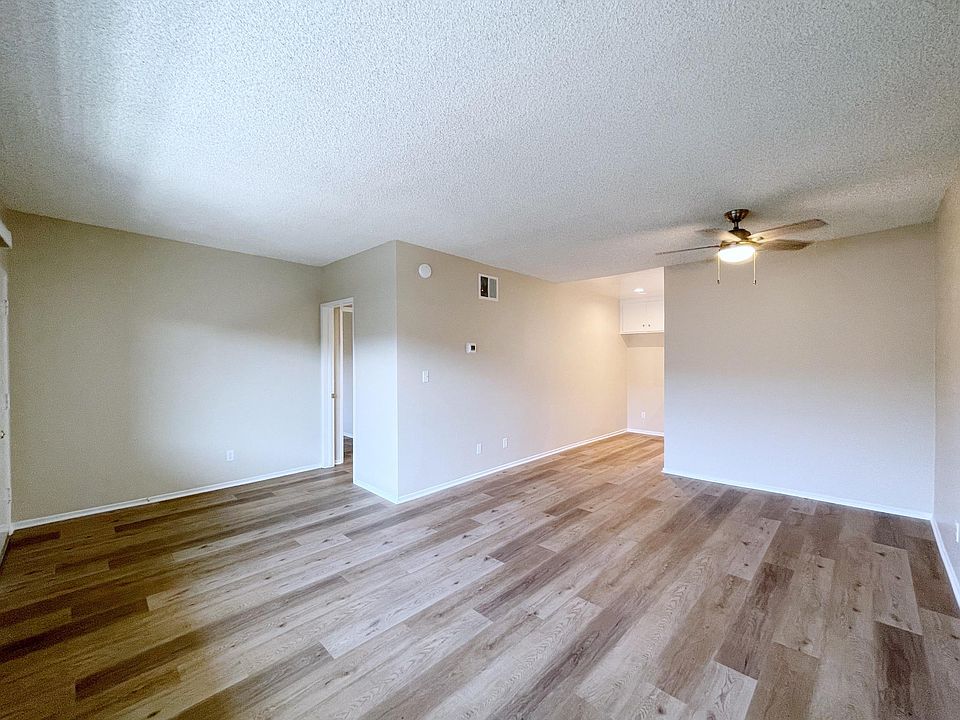 1st image of 266 S El Molino Ave APT 26