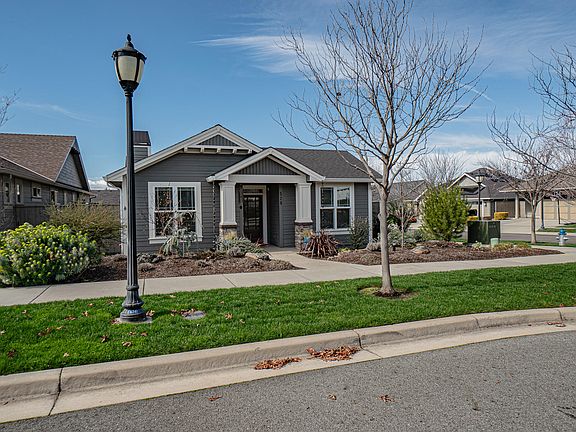 4th image of 528 Waterbury Way