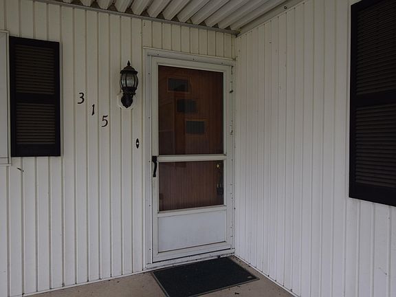 2nd image of 315 W Lynn St