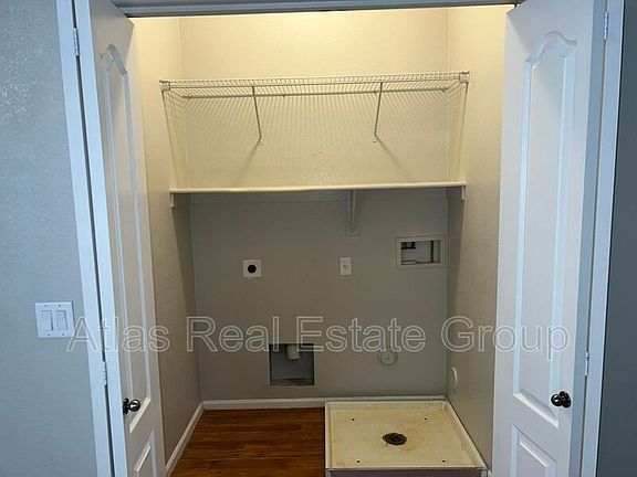 5th image of 415 W Jersey Way
