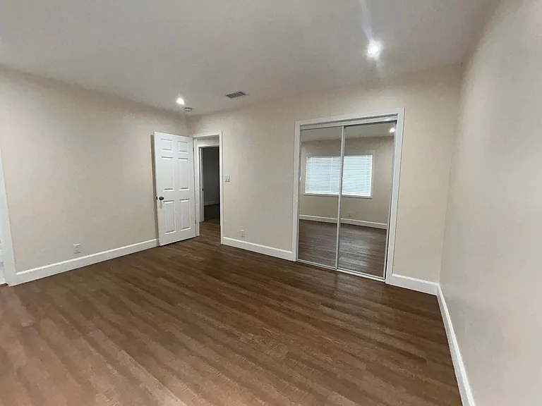 8842 Enloe Ave — Photo 11