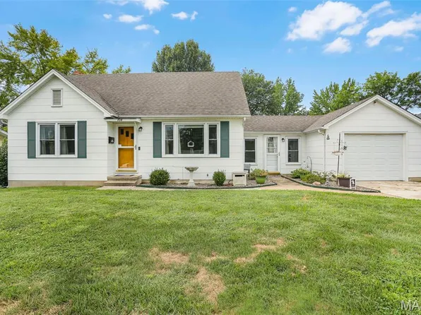 704 W 9th St, Washington, MO 63090