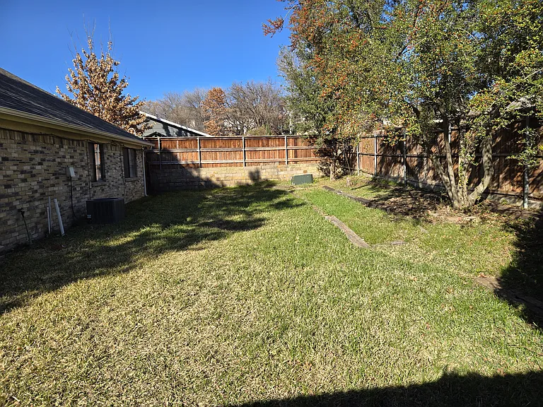 2136 Loma Verde Dr — Photo 24