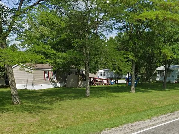 3305 Lily Ct, Midland, MI 48642