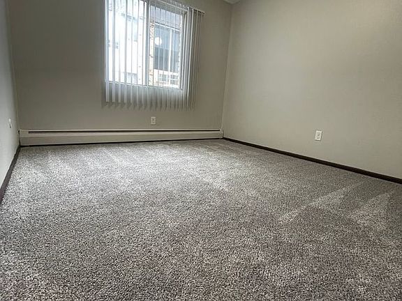 5th image of 208 Hoyt Ave W APT 108