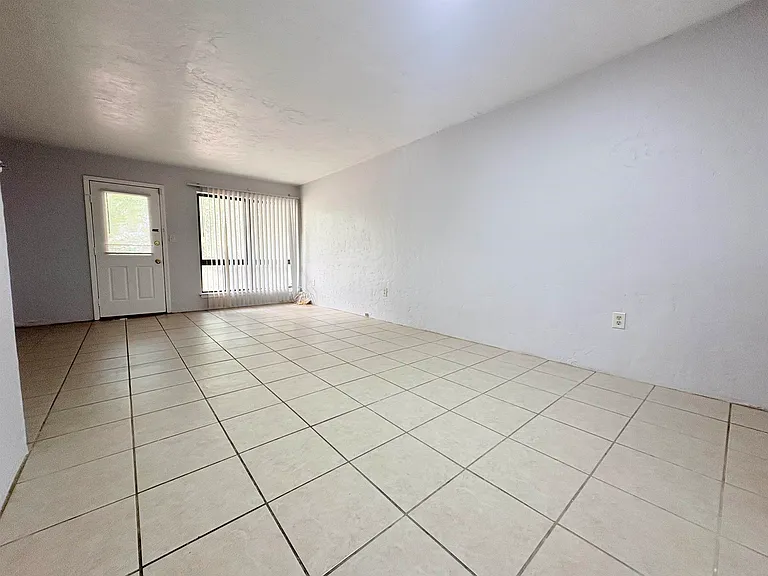 1007 Sutor Rd #B — Photo 4