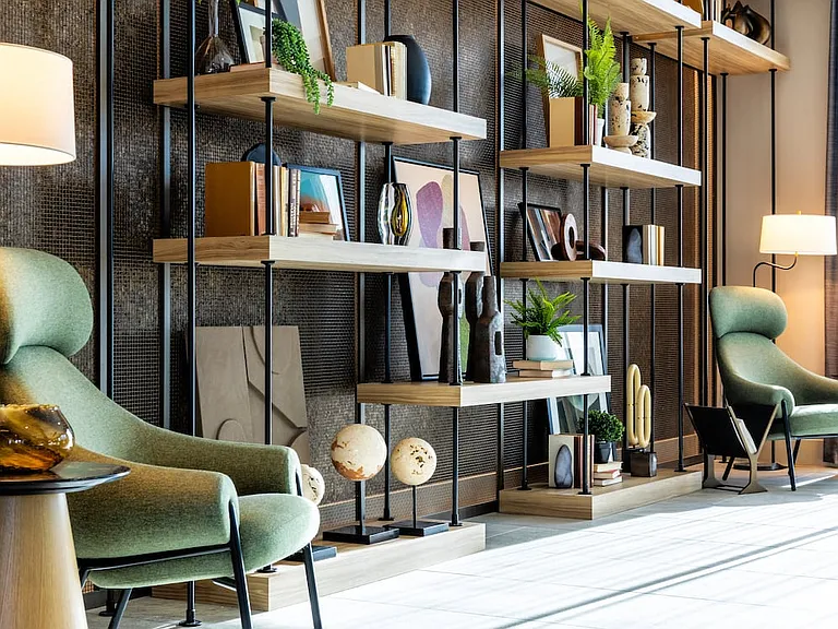 Lobby and leasing area