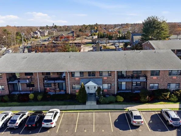 210 Fulton Street #2C, Farmingdale, NY 11735