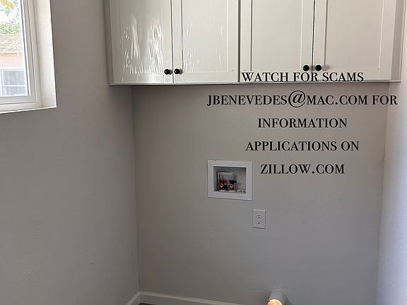 3rd image of 901 W Myrtle Ave