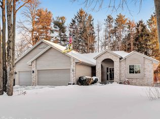 2805 Dewey Decker Dr, Green Bay, WI 54313