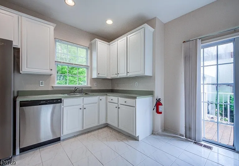 60 Brock Ln — Photo 12