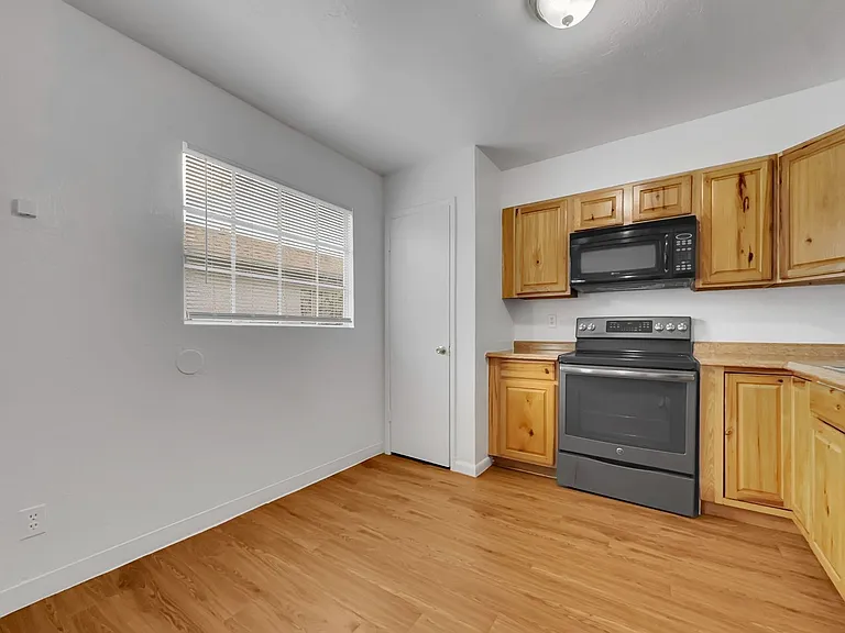 2905 E Monroe St #2 — Photo 13