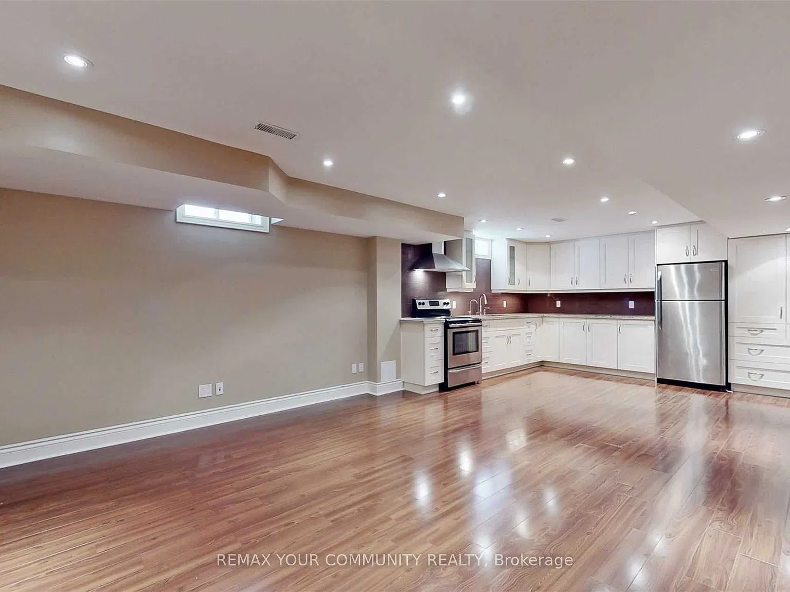 3 bed, $1,950 — Photo 2