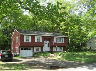 47 Autumn St, Rochester, NH 03868