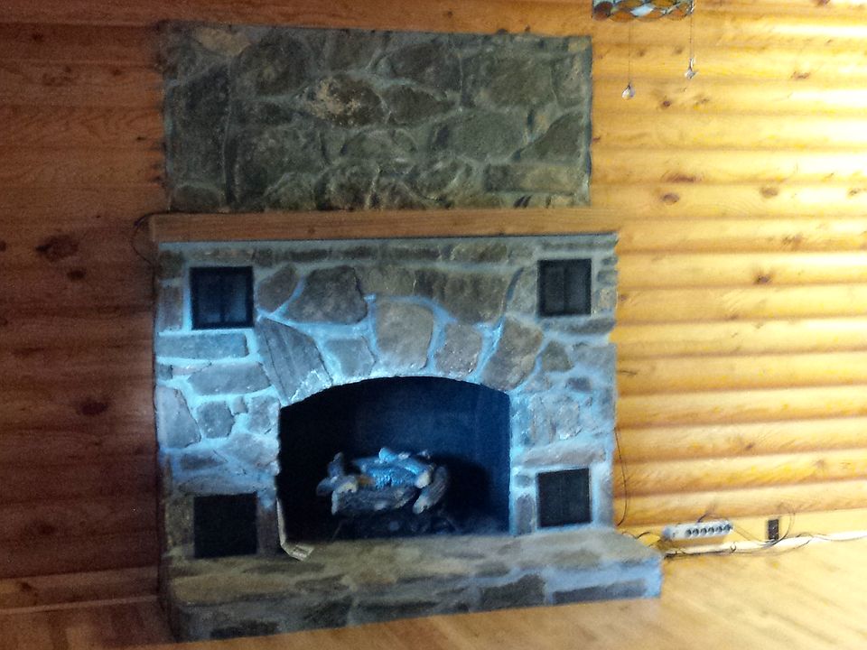 LR with vaulted ceiling 