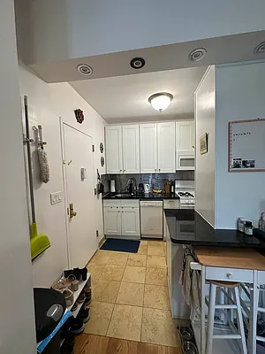 Rented by CitySites Real Estate Group | media 3