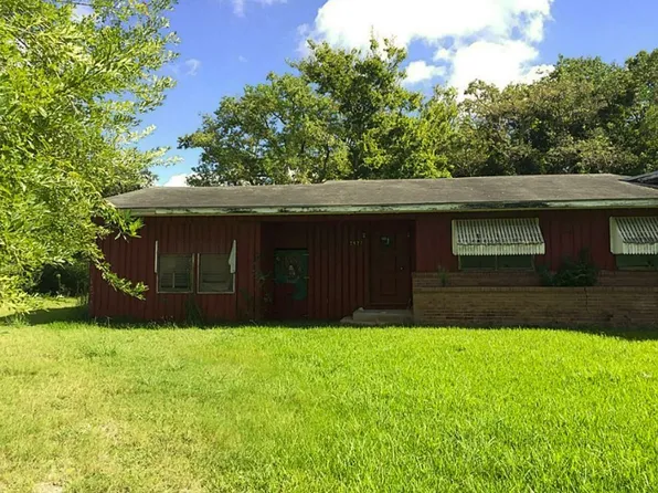 2527 May St, La Marque, TX 77568