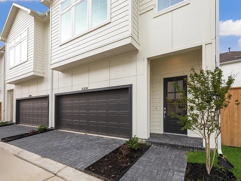 6304 Brighton Oaks Ln — Photo 2