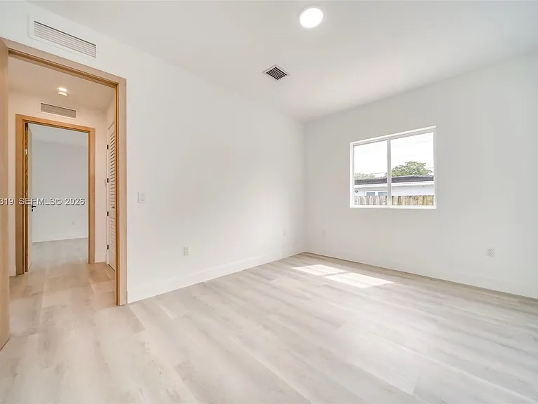 8990 N Miami Ave — Photo 36